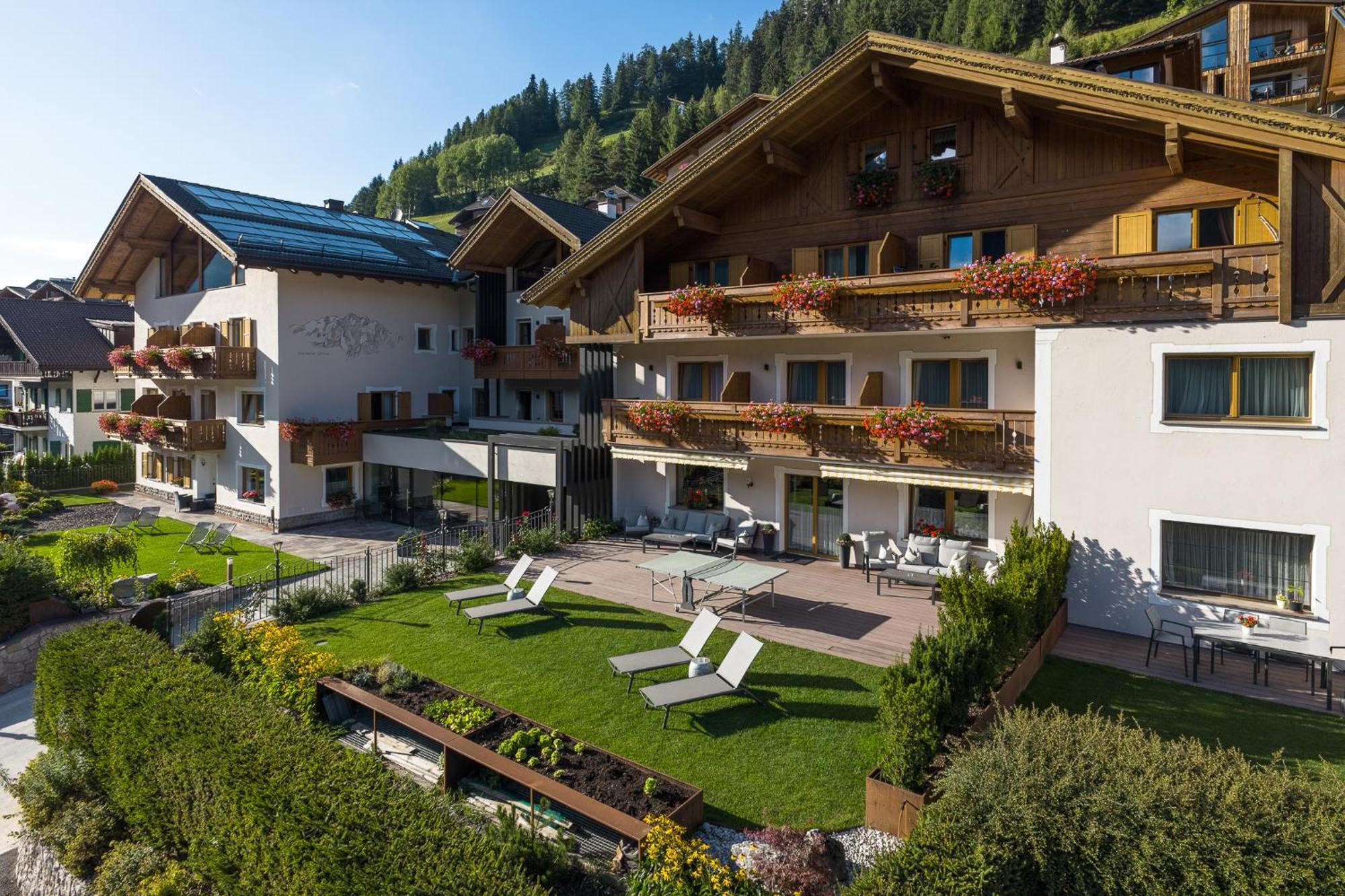 Hotel Vernel Santa Cristina Val Gardena Eksteriør billede